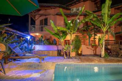Propriedade Pousada Atiaia Piscina 3.jpg
